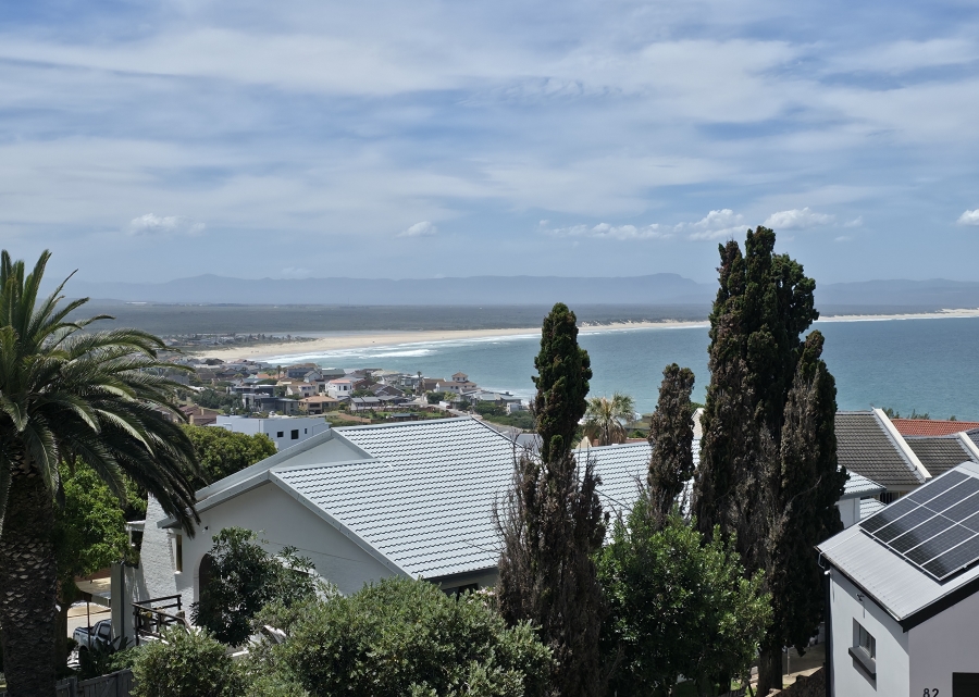 5 Bedroom Property for Sale in Wavecrest Eastern Cape